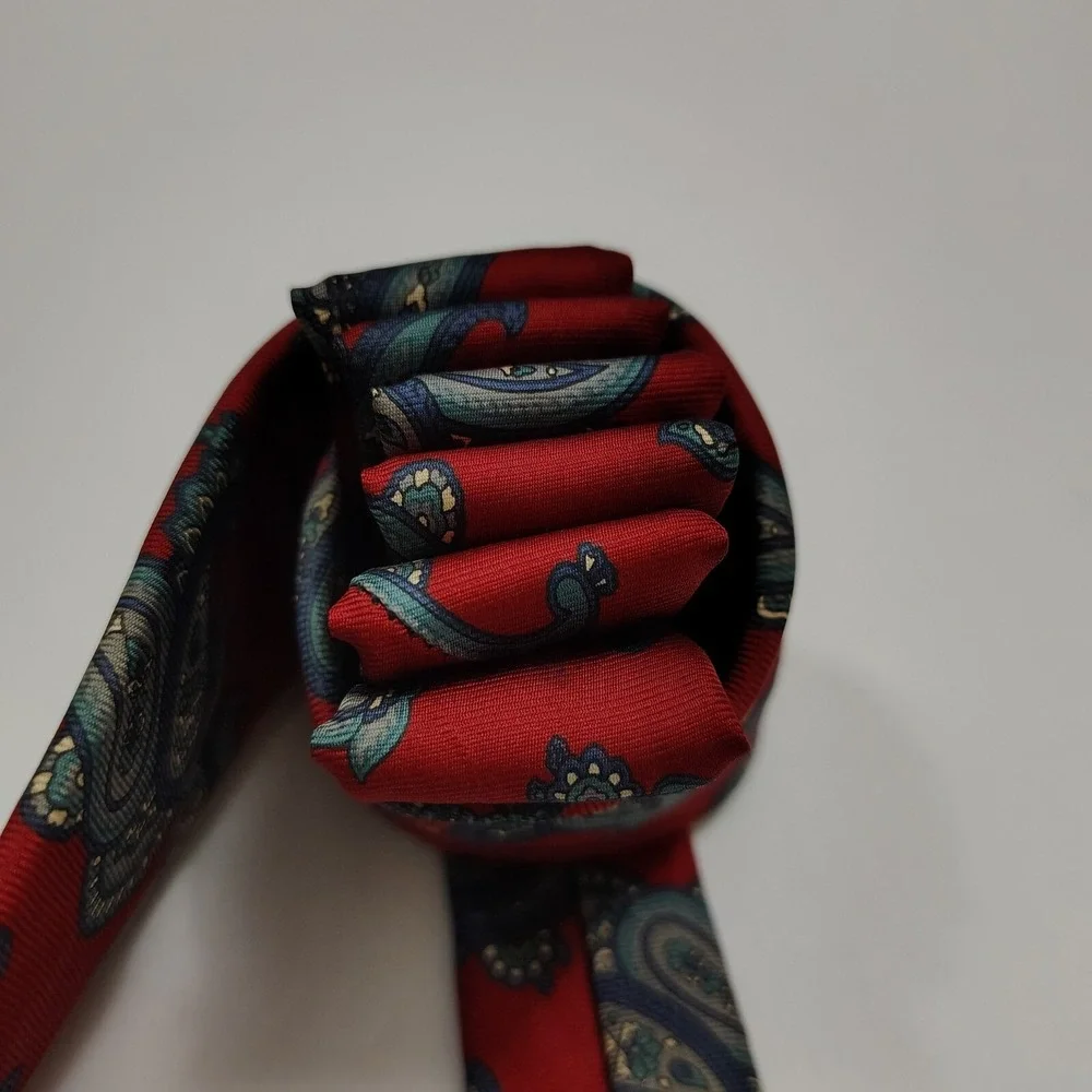 VINTAGE CHRISTIAN DIOR MONSIEUR BURGUNDY PAISLEY HANDSOME‎  SILK NECK TIE